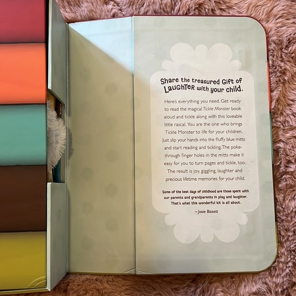 Tickle Monster book & furry tickling gloves included in matching storage box - Picture 4 of 12